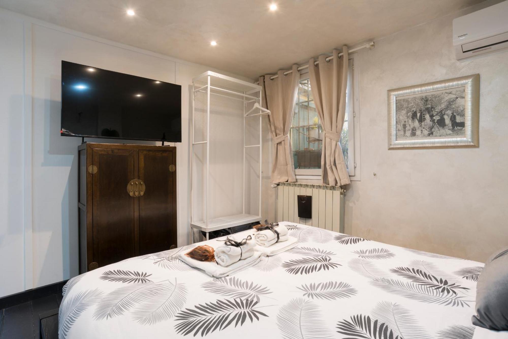 Luxury Piazza Di Spagna Escape With Terrace And Private Appartamento Roma